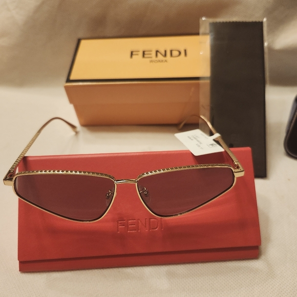 Fendi FF 60mm Cat Eye Sunglasse In Shiny Endura Gold/Brown
